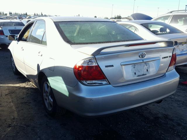 4T1BE30K45U581687 - 2005 TOYOTA CAMRY LE SILVER photo 3