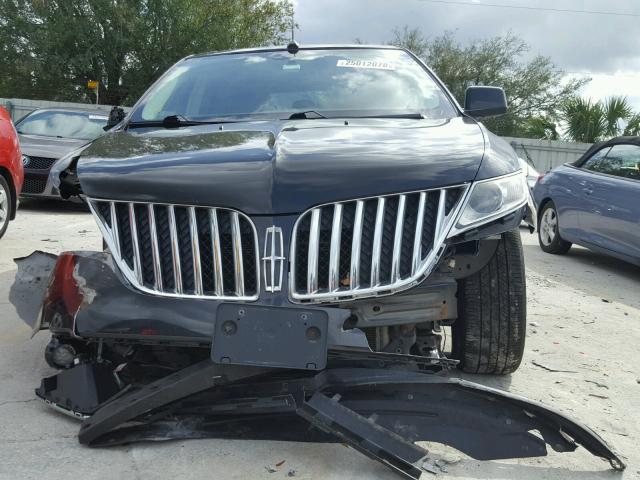 2LMDJ8JK8BBJ14245 - 2011 LINCOLN MKX BLACK photo 9