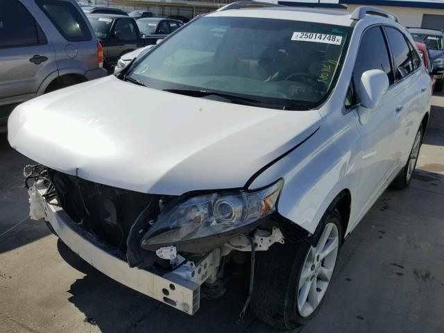 2T2ZK1BA0BC055369 - 2011 LEXUS RX 350 WHITE photo 2