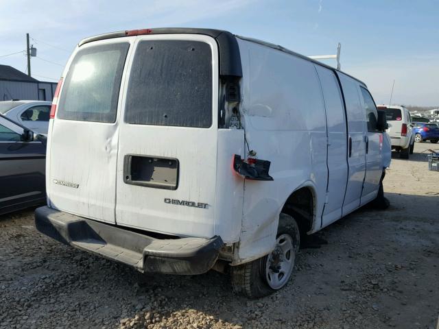 1GCGG25C781105195 - 2008 CHEVROLET EXPRESS G2 WHITE photo 4