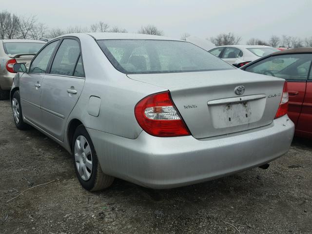 4T1BE32K52U034260 - 2002 TOYOTA CAMRY LE SILVER photo 3