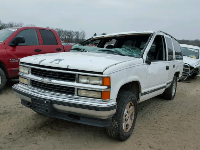 3GNFK16R7VG153372 - 1997 CHEVROLET SUBURBAN K WHITE photo 2