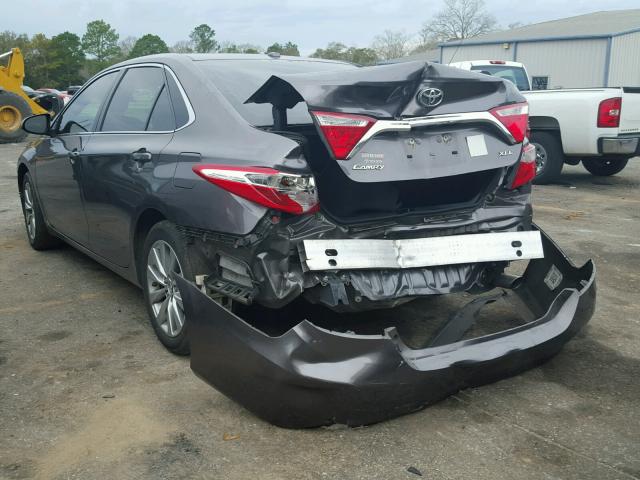 4T1BF1FK1FU950340 - 2015 TOYOTA CAMRY LE GRAY photo 3