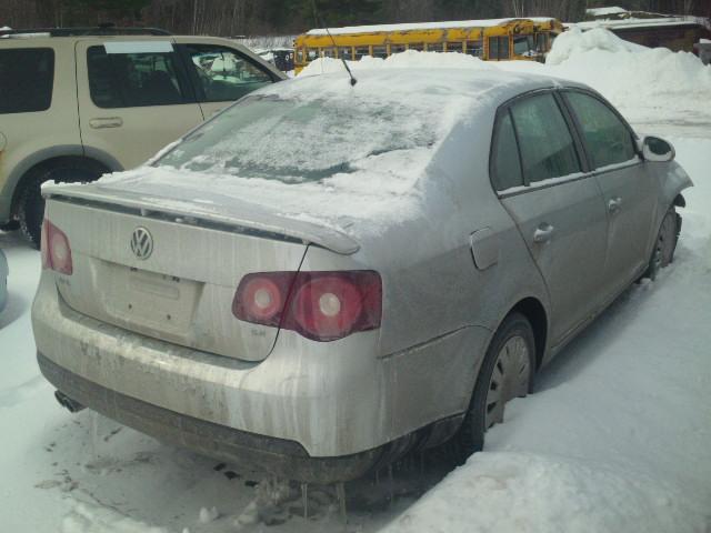 3VWJZ71K29M014461 - 2009 VOLKSWAGEN JETTA S SILVER photo 4