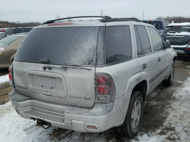 1GNDT13S442423242 - 2004 CHEVROLET TRAILBLAZE SILVER photo 4