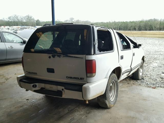 1GNCS13W7Y2302597 - 2000 CHEVROLET BLAZER WHITE photo 4