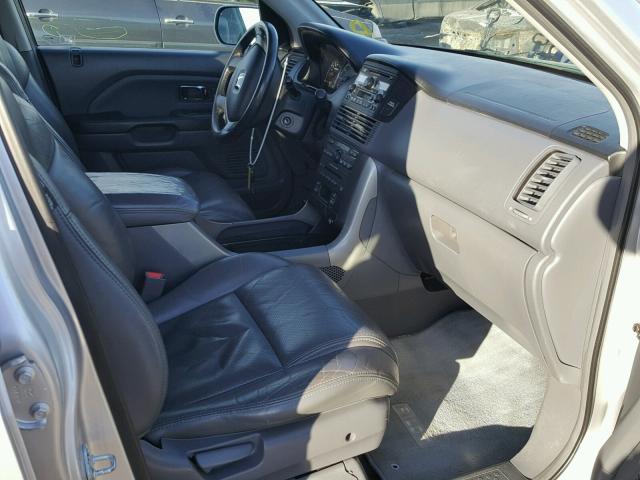 5FNYF18505B021107 - 2005 HONDA PILOT EXL SILVER photo 5