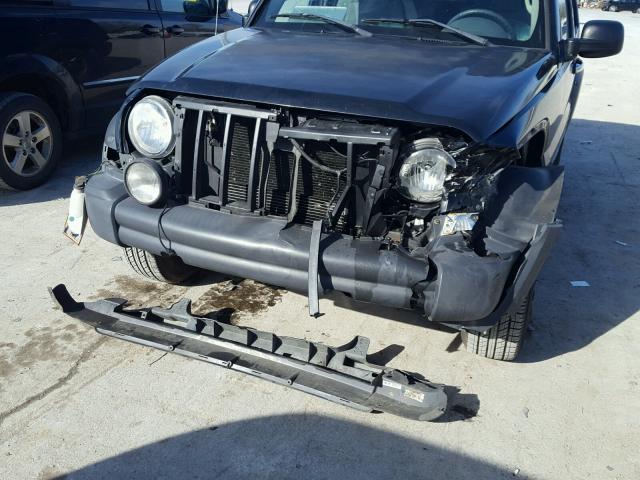 1J4GK38K36W140222 - 2006 JEEP LIBERTY RE BLACK photo 9