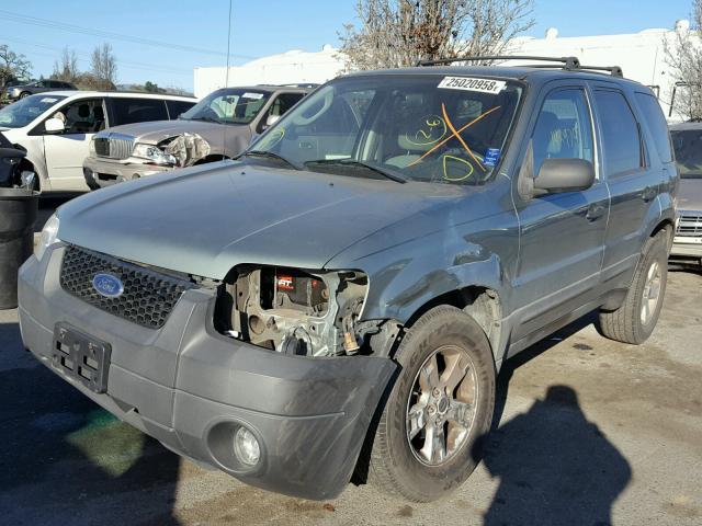 1FMYU03185KE48876 - 2005 FORD ESCAPE XLT GREEN photo 2