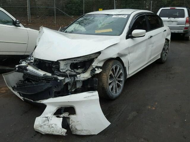 1HGCR2F5XDA195446 - 2013 HONDA ACCORD SPO WHITE photo 2