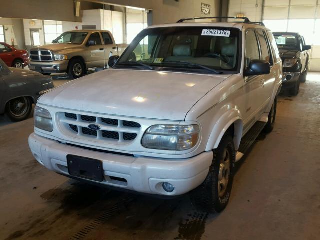 1FMDU75E8YZC11436 - 2000 FORD EXPLORER L WHITE photo 2