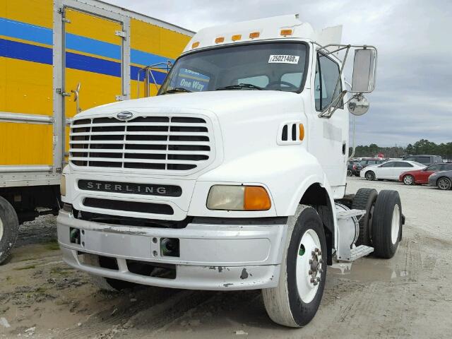 2FWBAVDJ45AN34233 - 2005 STERLING TRUCK L 8500 WHITE photo 2