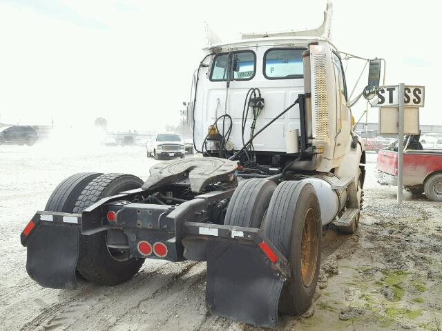 2FWBAVDJ45AN34233 - 2005 STERLING TRUCK L 8500 WHITE photo 4