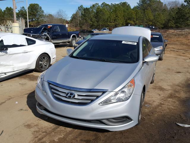 5NPEC4AC9BH038359 - 2011 HYUNDAI SONATA SE SILVER photo 2