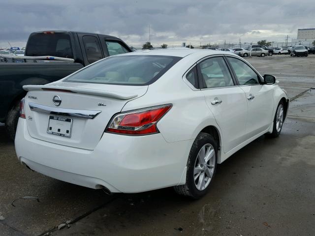 1N4AL3AP6FN864402 - 2015 NISSAN ALTIMA 2.5 WHITE photo 4