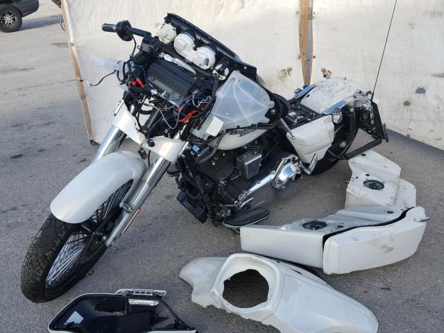 1HD1KRM12EB645829 - 2014 HARLEY-DAVIDSON FLHXS STRE WHITE photo 2