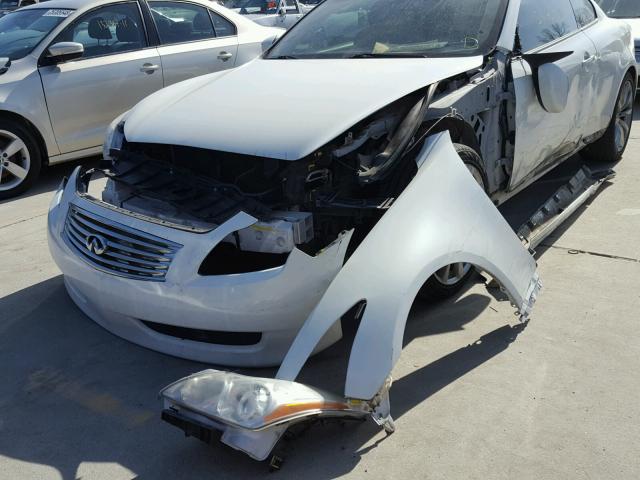 JNKCV64E38M107411 - 2008 INFINITI G37 BASE WHITE photo 9