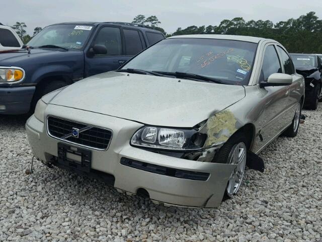 YV1RS592952464459 - 2005 VOLVO S60 2.5T BEIGE photo 2