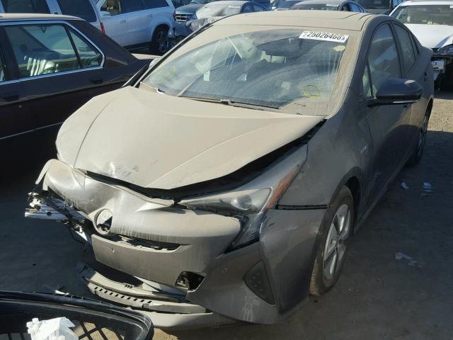 JTDKARFU4G3521025 - 2016 TOYOTA PRIUS GRAY photo 2