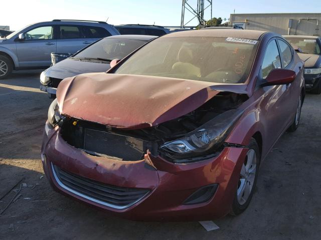 5NPDH4AE9DH345516 - 2013 HYUNDAI ELANTRA GL RED photo 2