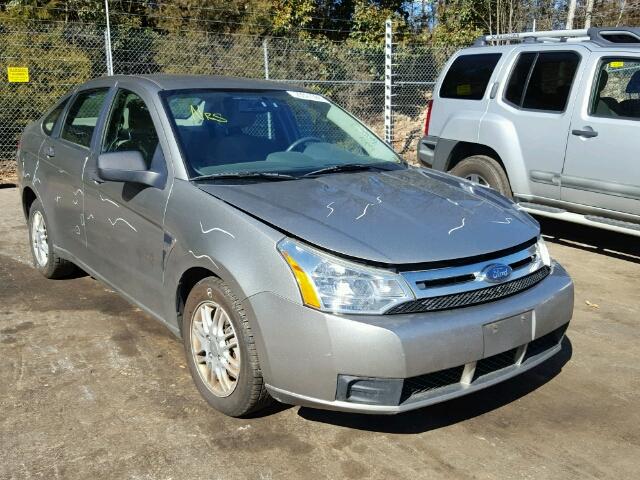 1FAHP35N38W293895 - 2008 FORD FOCUS SE GRAY photo 1