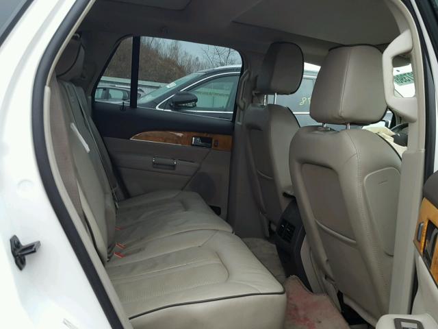 2LMDJ8JK7DBL10700 - 2013 LINCOLN MKX WHITE photo 6