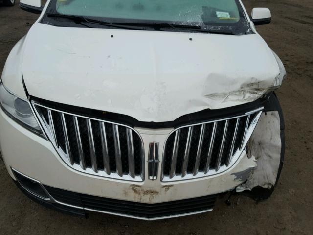 2LMDJ8JK7DBL10700 - 2013 LINCOLN MKX WHITE photo 7