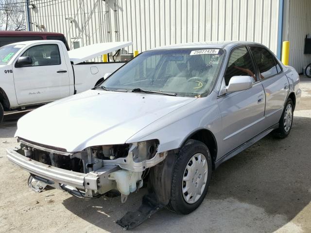 1HGCG56412A029599 - 2002 HONDA ACCORD LX SILVER photo 2