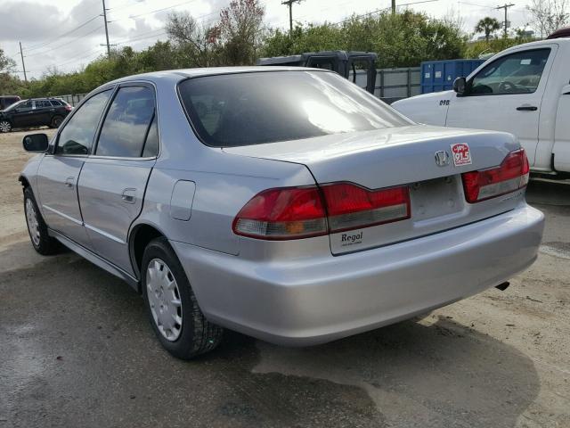 1HGCG56412A029599 - 2002 HONDA ACCORD LX SILVER photo 3