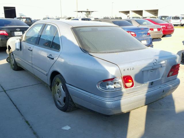 WDBJF72F7VA156582 - 1997 MERCEDES-BENZ E 420 SILVER photo 3