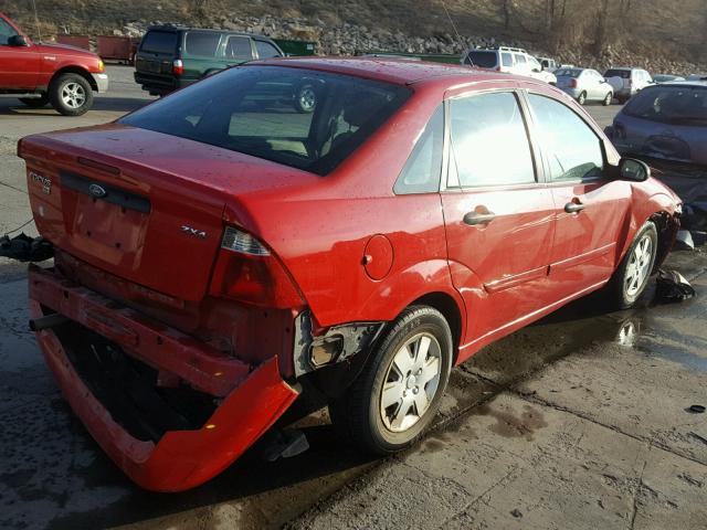 1FAFP34N26W216179 - 2006 FORD FOCUS ZX4 RED photo 4