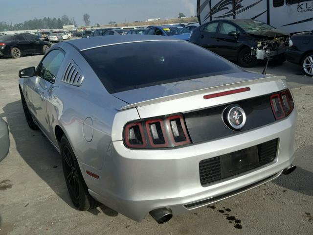 1ZVBP8AM8D5278879 - 2013 FORD MUSTANG SILVER photo 3