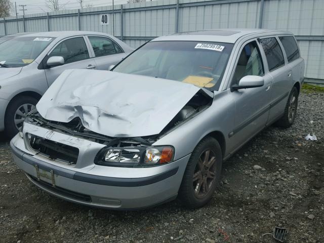 YV1SW64AX42391532 - 2004 VOLVO V70 SILVER photo 2