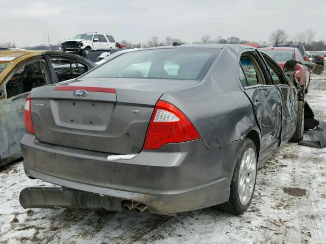 3FAHP0HA5AR390449 - 2010 FORD FUSION SE GRAY photo 4