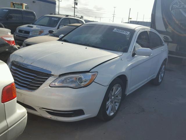 1C3CCBAB7CN170867 - 2012 CHRYSLER 200 LX WHITE photo 2