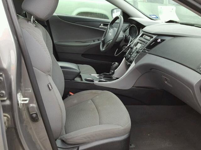 5NPEB4AC7EH863470 - 2014 HYUNDAI SONATA GLS GRAY photo 5