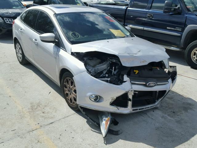 1FAHP3F28CL151301 - 2012 FORD FOCUS SE SILVER photo 1