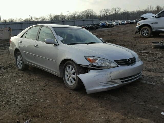4T1BF30KX2U527660 - 2002 TOYOTA CAMRY LE SILVER photo 1