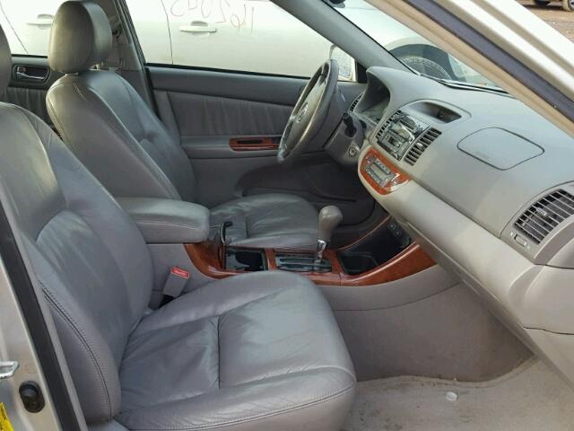 4T1BF30KX2U527660 - 2002 TOYOTA CAMRY LE SILVER photo 5