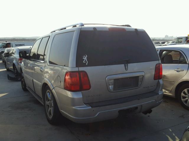 5LMFU27576LJ18526 - 2006 LINCOLN NAVIGATOR SILVER photo 2