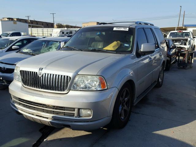 5LMFU27576LJ18526 - 2006 LINCOLN NAVIGATOR SILVER photo 3