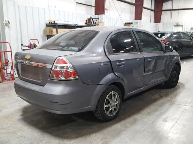 KL1TD56E39B309343 - 2009 CHEVROLET AVEO LS SILVER photo 4