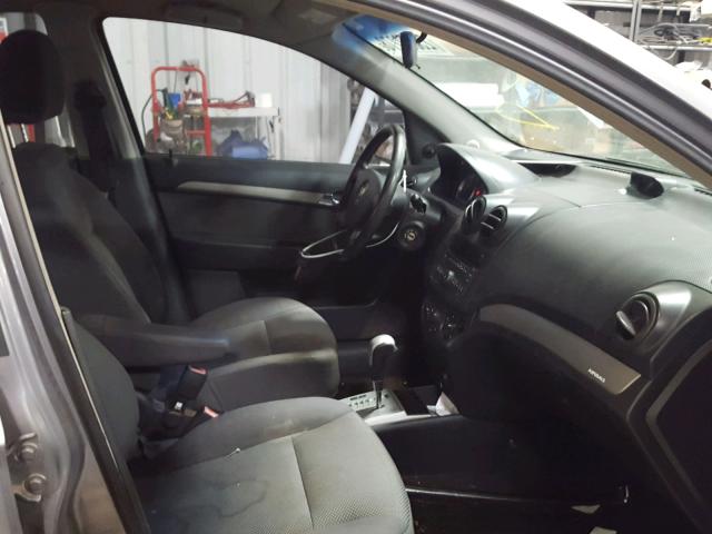 KL1TD56E39B309343 - 2009 CHEVROLET AVEO LS SILVER photo 5