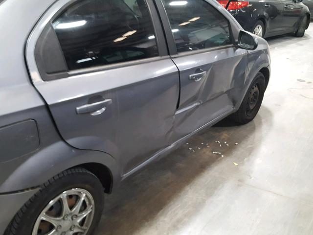KL1TD56E39B309343 - 2009 CHEVROLET AVEO LS SILVER photo 9