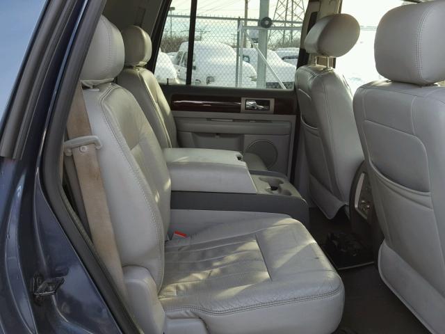 5LMFU28R14LJ33117 - 2004 LINCOLN NAVIGATOR ლურჯი ფოტო 6