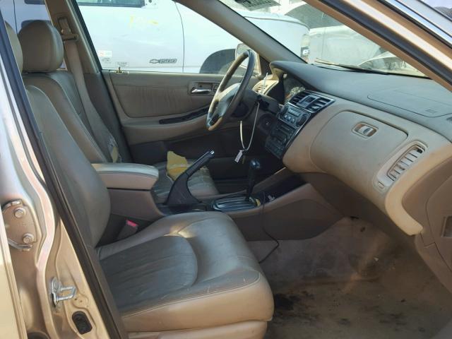 JHMCG66041C026795 - 2001 HONDA ACCORD EX GOLD photo 5