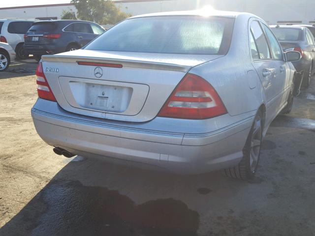 WDBRF52H37A950264 - 2007 MERCEDES-BENZ C 230 SILVER photo 4