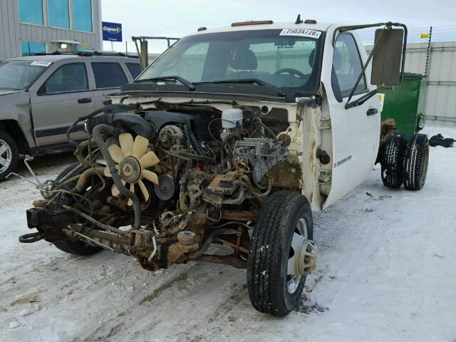 1GBJK34KX8E132083 - 2008 CHEVROLET SILVERADO WHITE photo 2