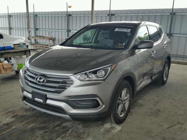 5XYZT3LBXJG541257 - 2018 HYUNDAI SANTA FE S GRAY photo 2