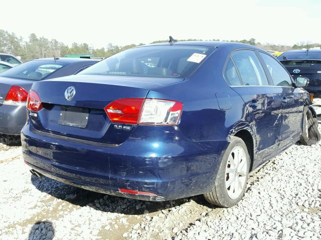 3VWDX7AJXDM375200 - 2013 VOLKSWAGEN JETTA SE BLUE photo 4